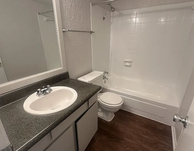 Juniper Springs Apartments — Photo 119