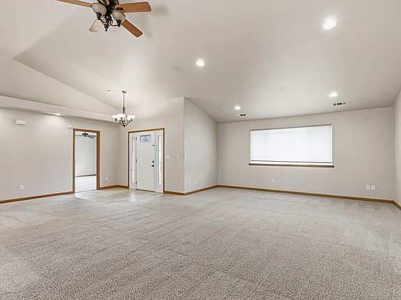 3rd image of 602 Barton Rd