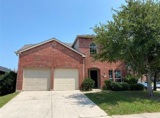 929 Swift Dr, Aubrey, TX 76227