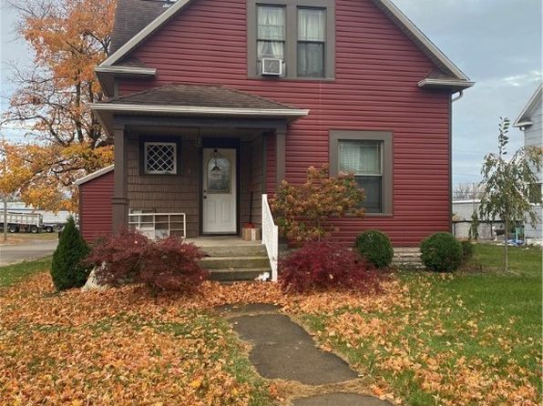 1103 W Oak St, Union City, IN 47390