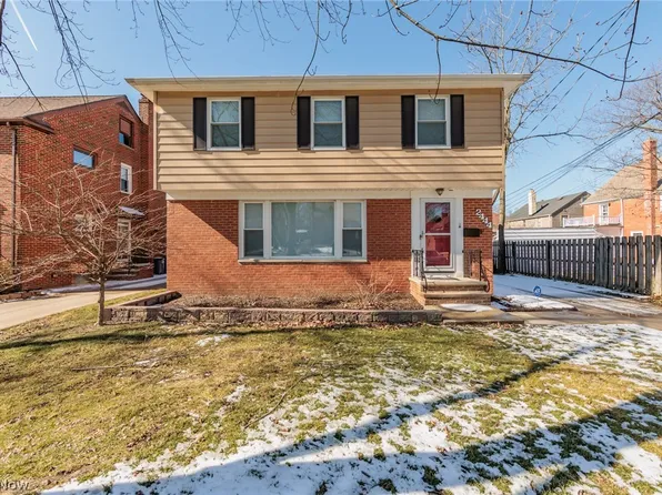 2444 Dysart Rd, University Heights, OH 44118