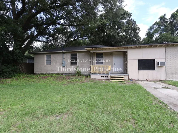 789 Gardenia Ln, Jacksonville, FL 32208