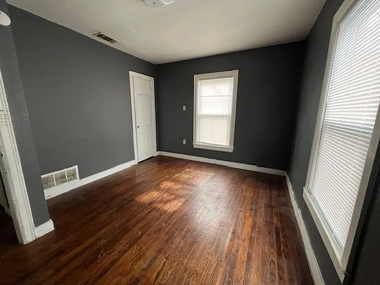 3118 Waverly Ave — Photo 10