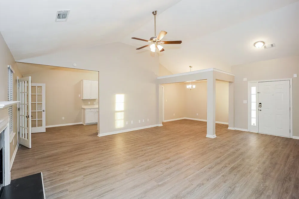 3 bed, 2.0 bath, 1663 sqft, $2,730 — Photo 4