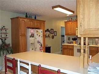 3rd image of 22 Cedar Hill Ln