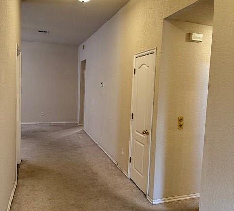 4th image of 813 Cavecreek St