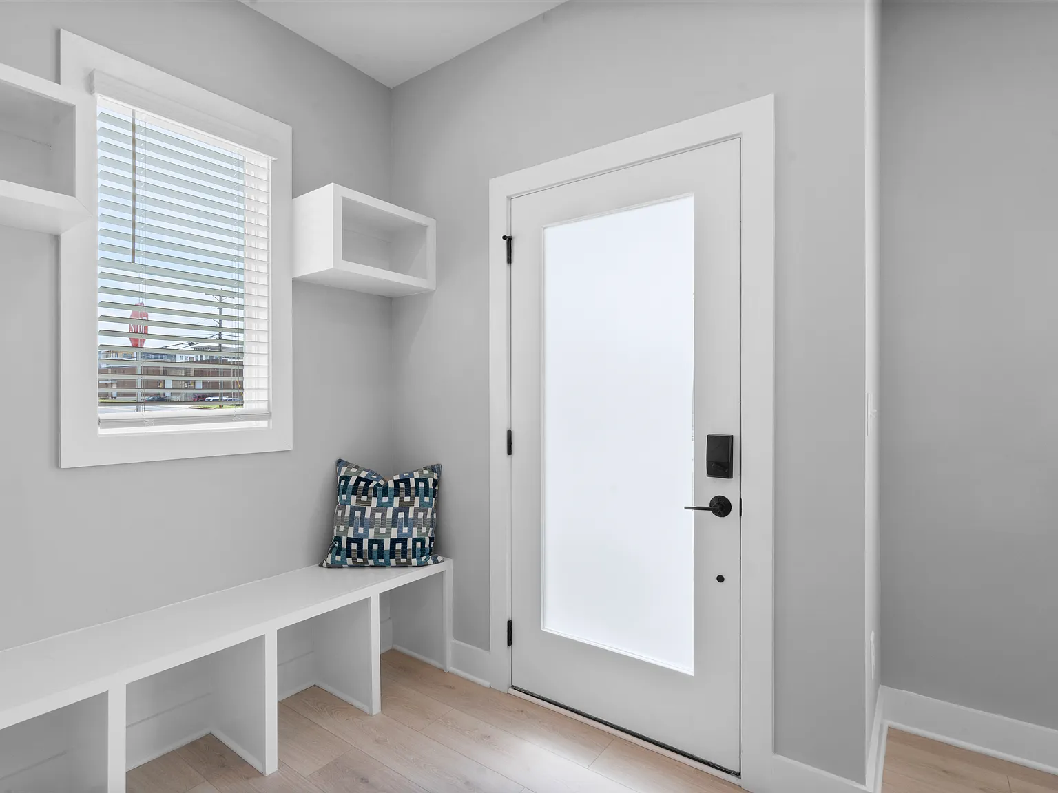 3 bed, 3.5 bath, $3,000 — Photo 3