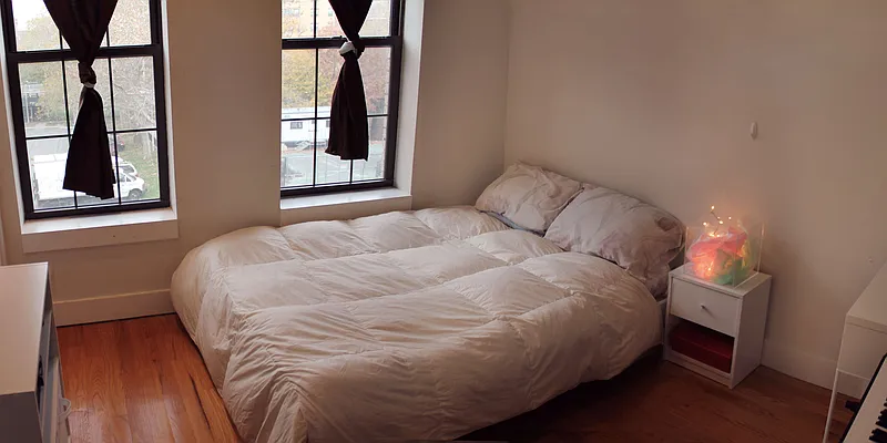 Rented by Premier Metro Realty Corp | media 29