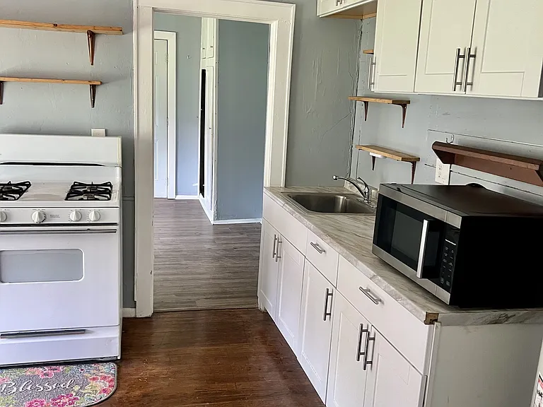 Apartment B kitchen