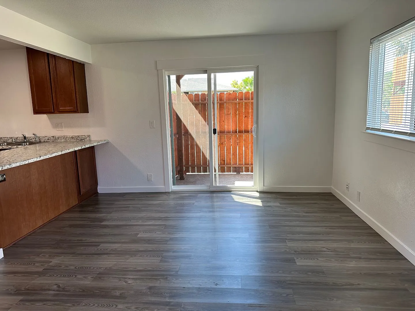 lakeside835 — Photo 3