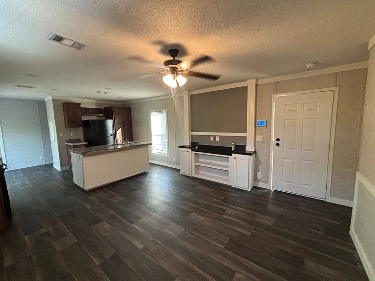 13015 Midvale Ave — Photo 4