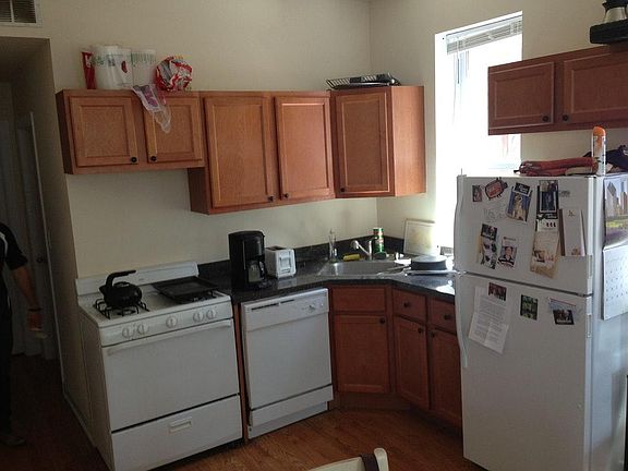 3rd image of 2021 N Damen Ave #103