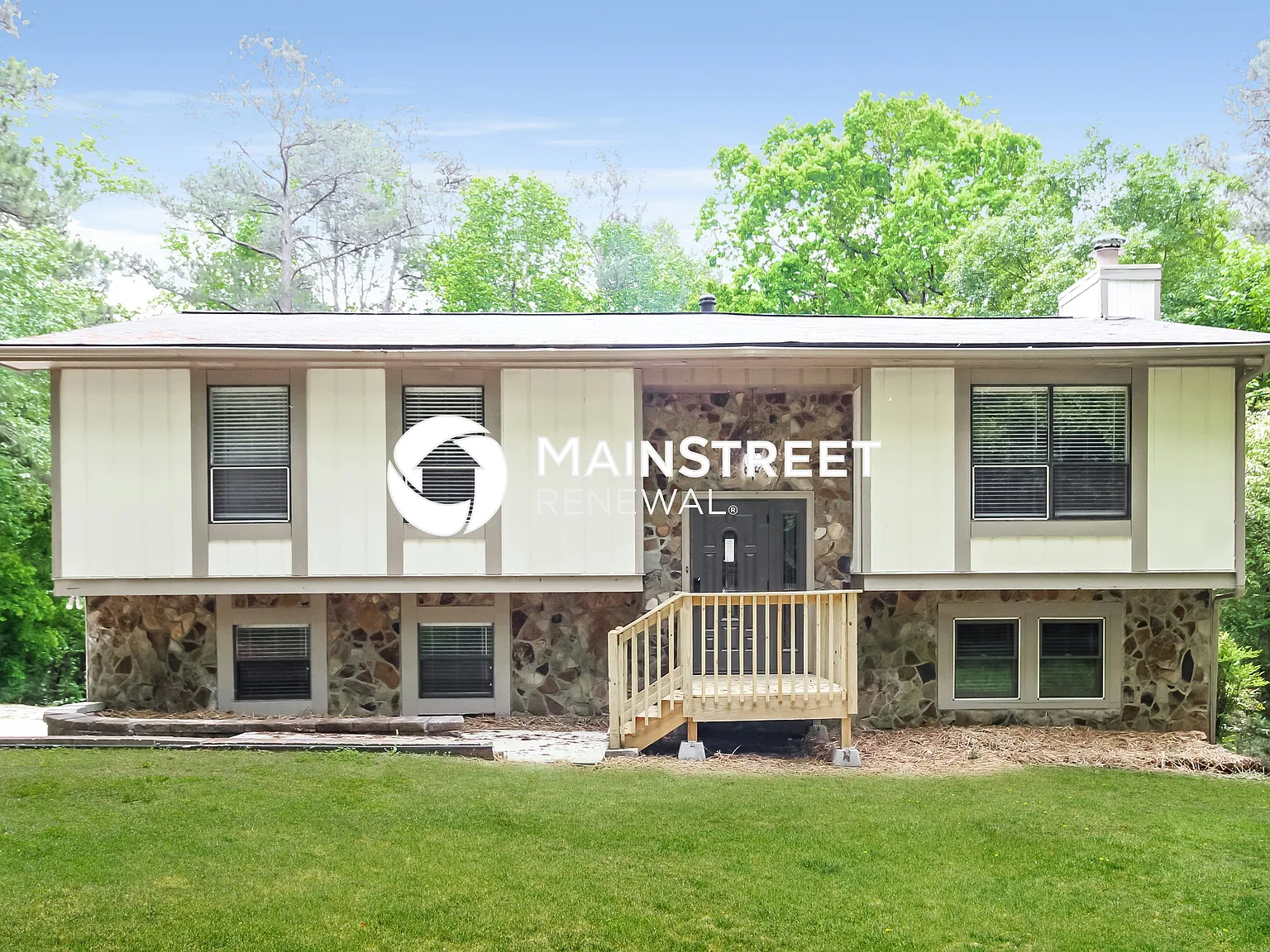 2153 Kings Mountain Dr Ne — Photo 1