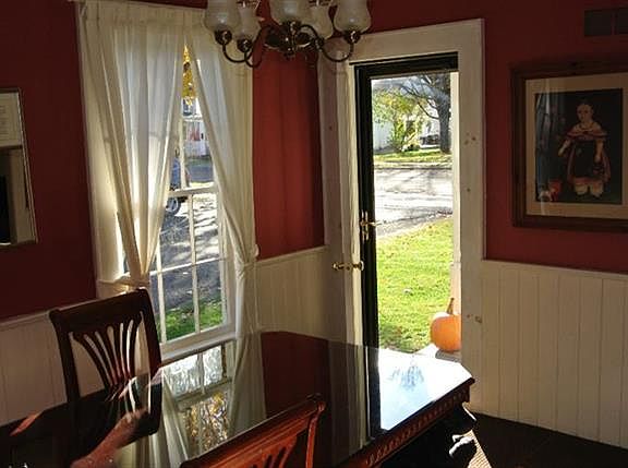 2nd image of 19 Eagle St