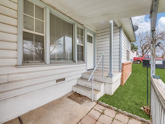 3rd image of 1119 Bellaire Dr