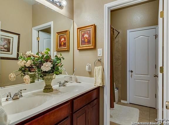 Hall Bath DownStairs