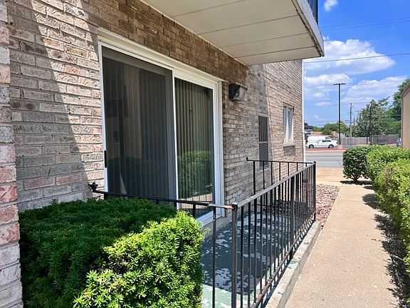 2nd image of 6035 S Archer Ave APT 1N