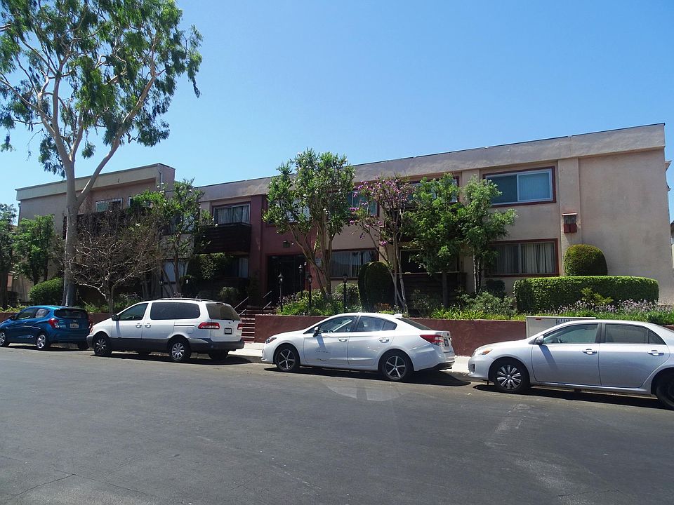 1st image of 5403 Newcastle Ave APT 31