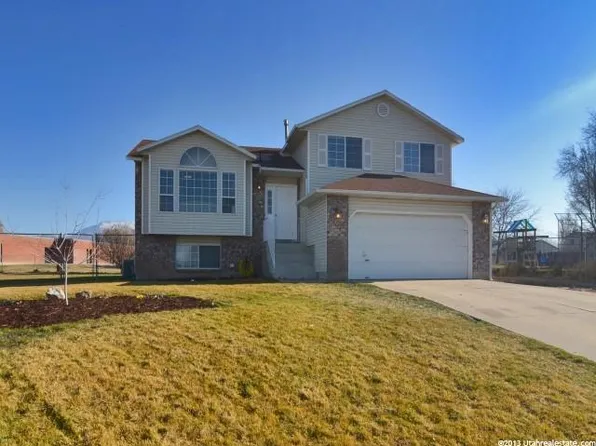 1164 W 1700 N, Clinton, UT 84015