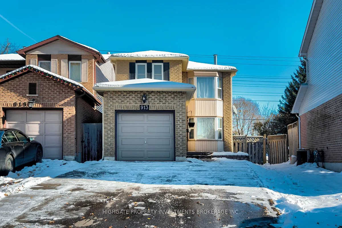4 bed, $2,900 — Photo 1