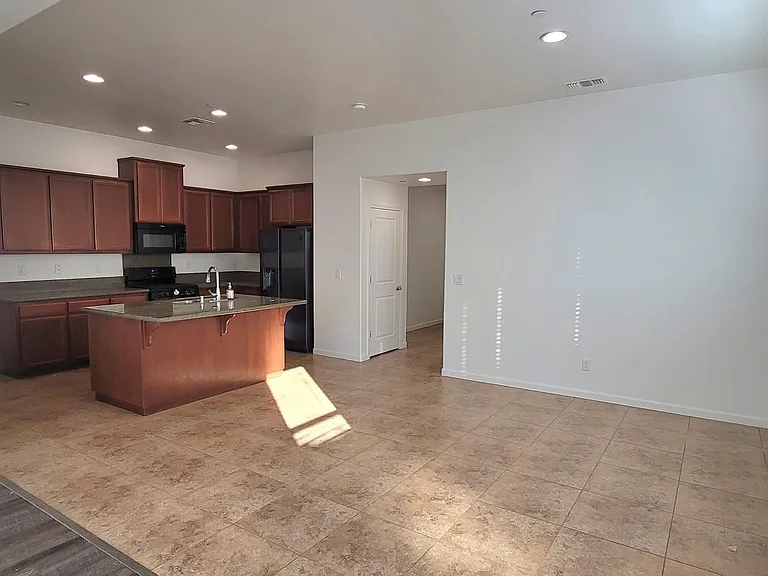 1447 Orgullo Ln — Photo 6