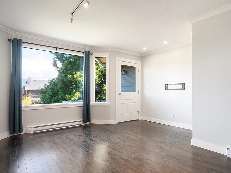 3546 Point Grey Rd #B — Photo 7