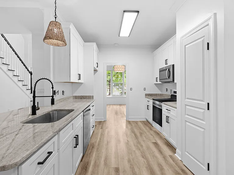 36021 Brampton Dr — Photo 8