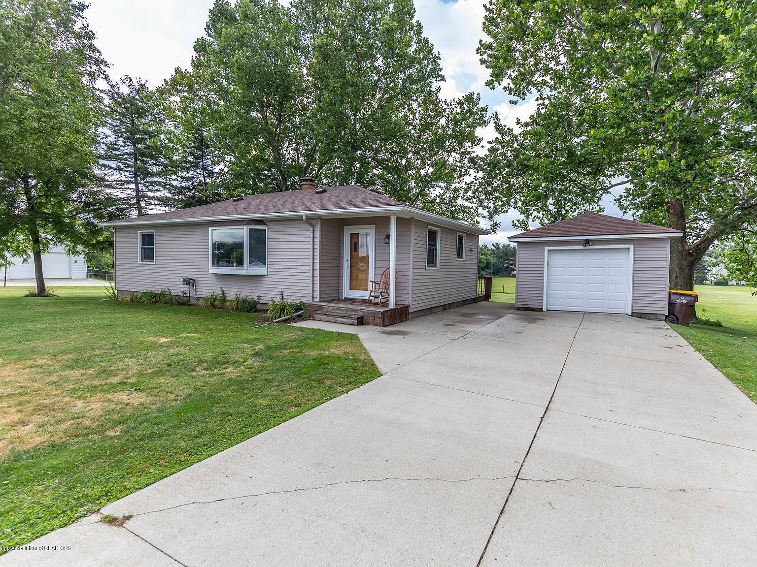 205 W Herbison Dr, Dewitt, MI 48820 Zillow