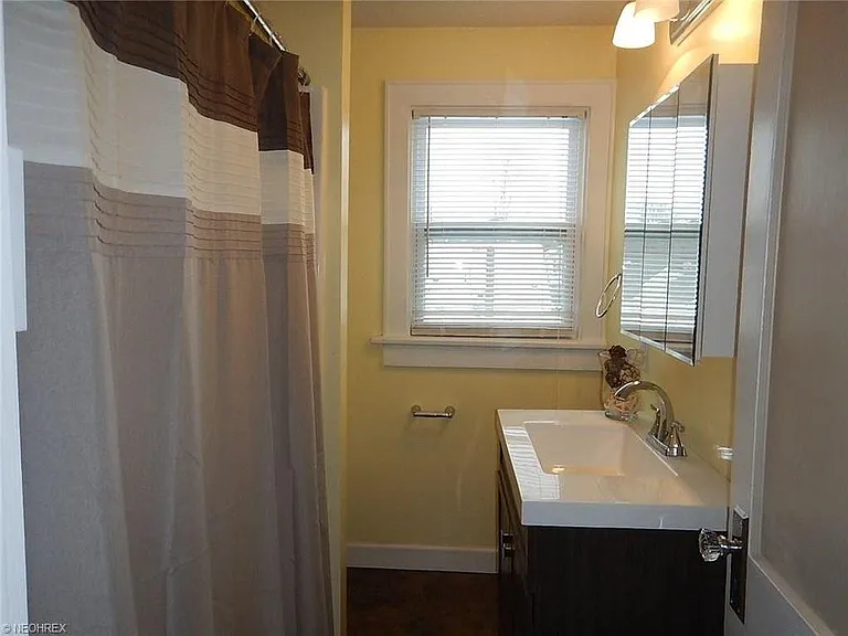 457 Lamont St — Photo 14