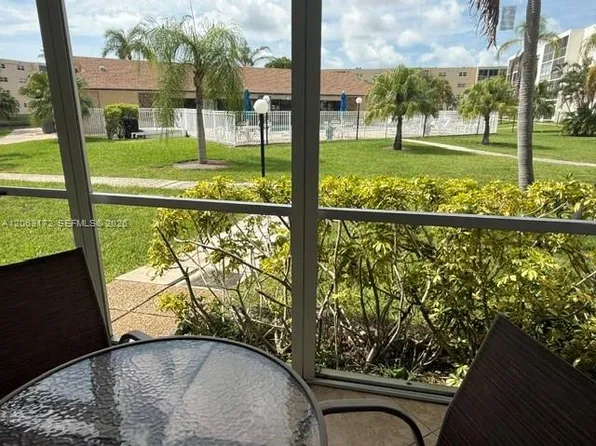 414 SE 10th St APT 103, Dania Beach, FL 33004