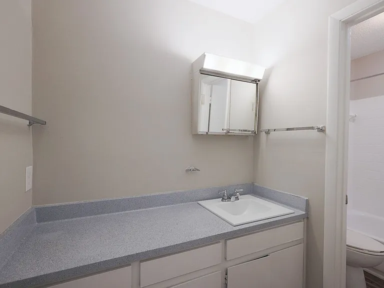 Hampton Hall | Comfort, Convenience, & Community All In One — Photo 64