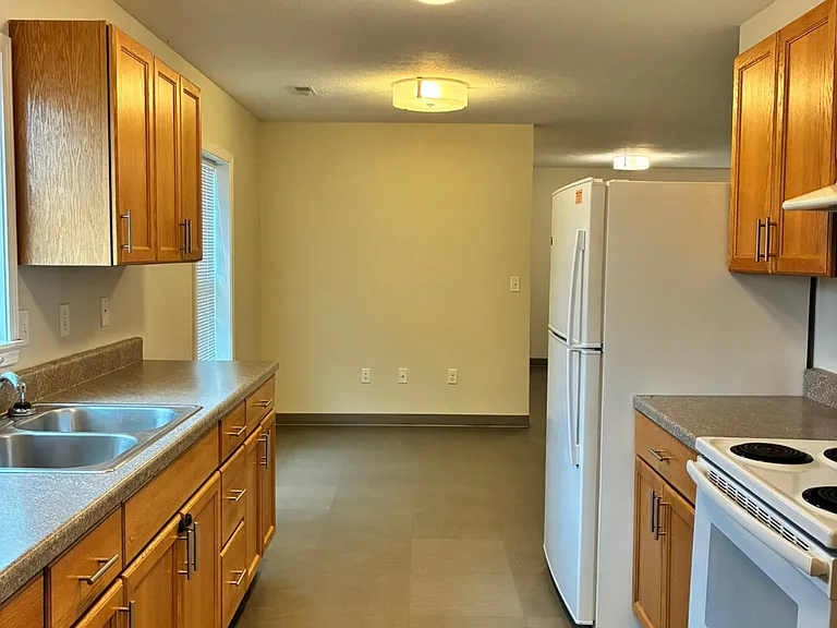 2430 2nd Ave — Photo 15