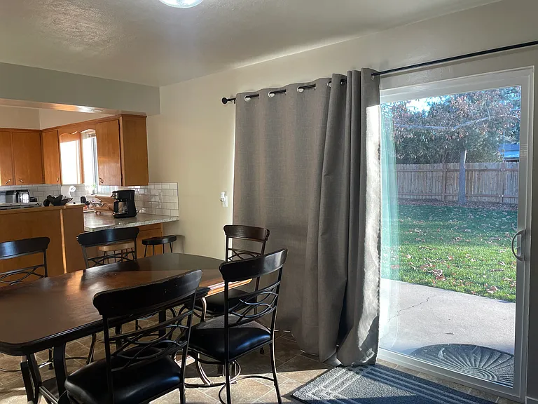 903 W Linden St — Photo 16