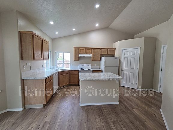 2nd image of 378 E Washakie St