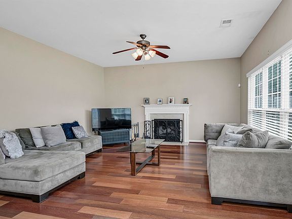 5th image of 238 Longtown Place Dr