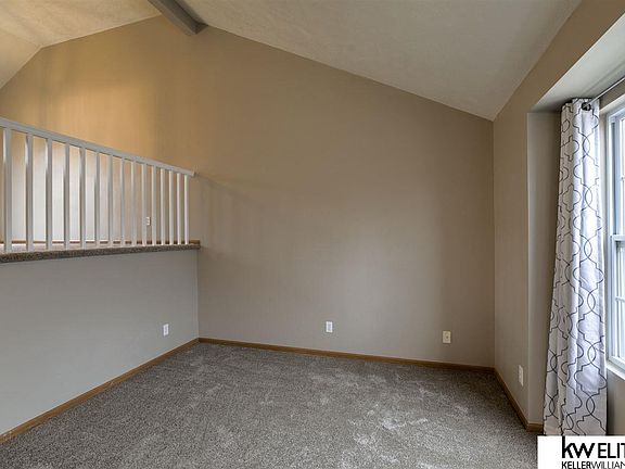 4th image of 15813 Redwood St