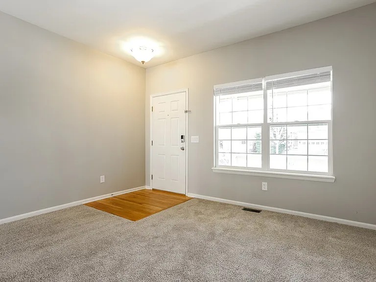 9678 Sun Meadow St — Photo 5