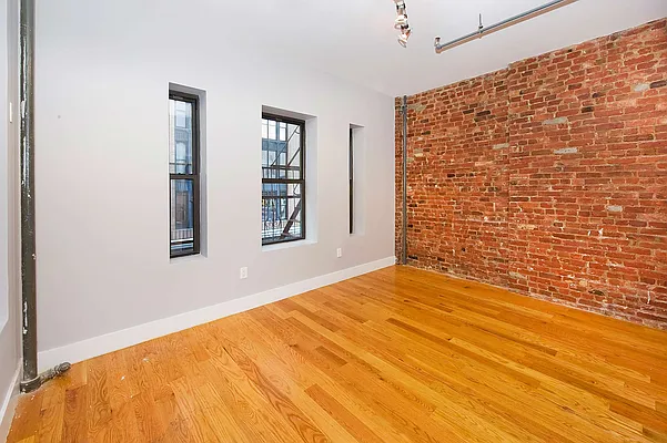 Rented by DYNY Inc | media 33