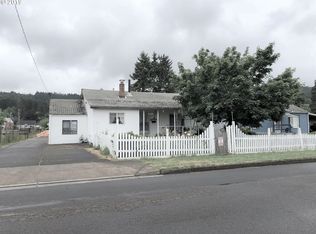 916 S 8th St, Cottage Grove, OR 97424