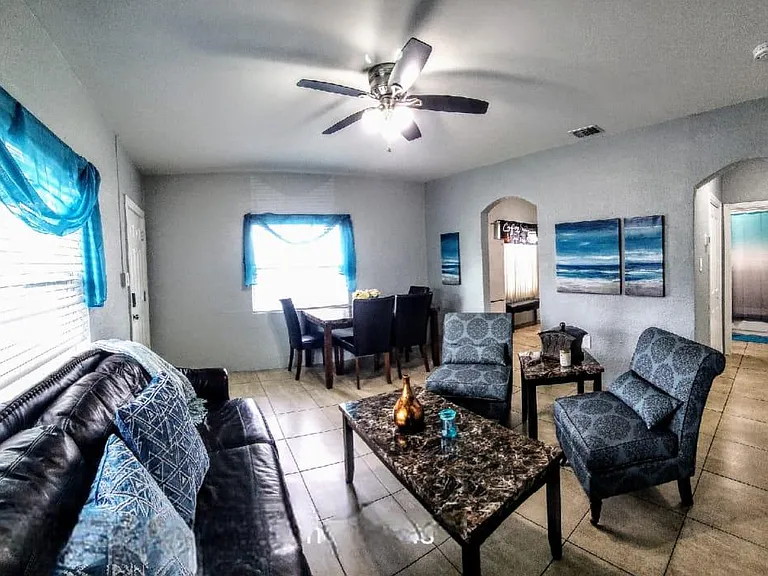 2705 W Columbus Dr — Photo 3