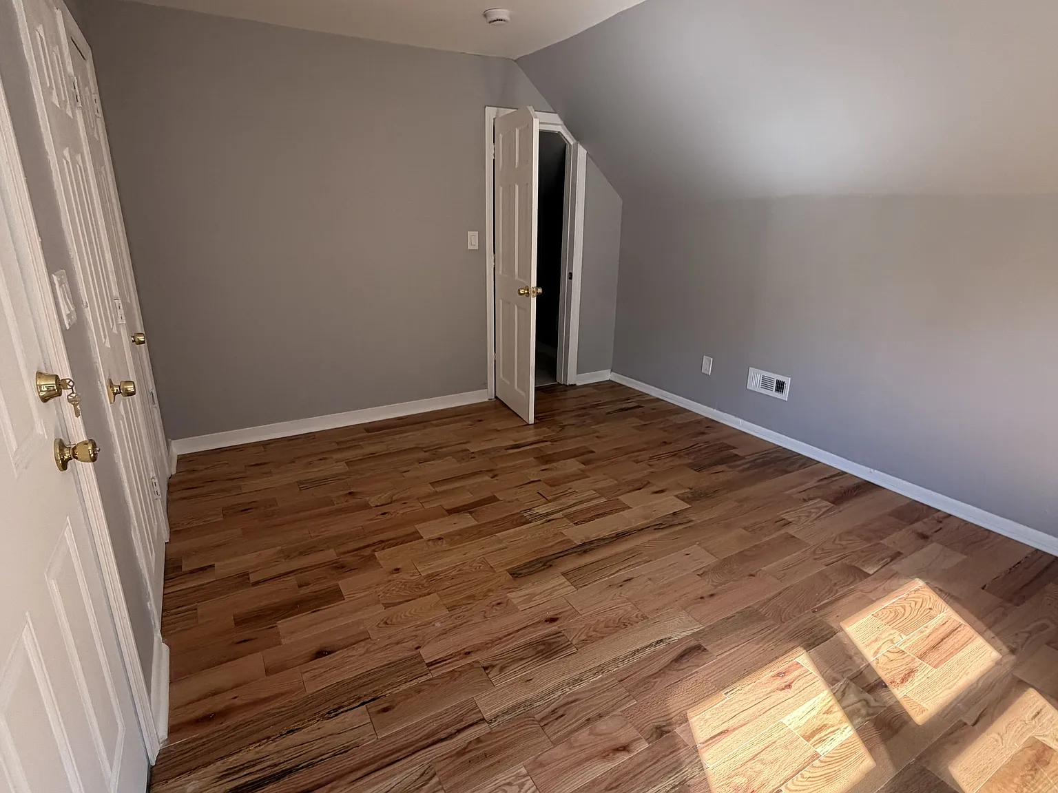 2 bed, 571 sqft, $1,750 — Photo 3