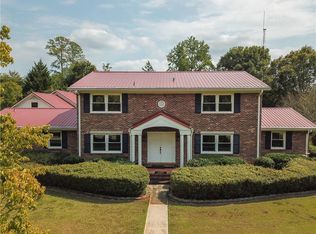 10000 Bayview Ct, Seneca, SC 29672