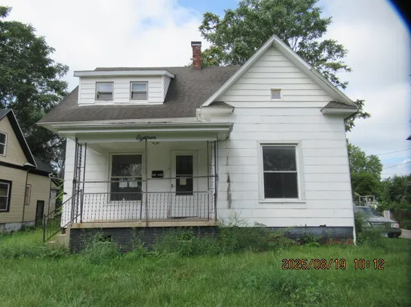 18 Cronkhite Ave, Danville, IL 61832