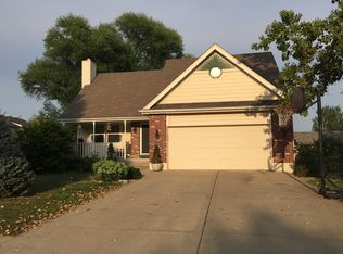 1805 NE Whitestone Dr, Lees Summit, MO 64086