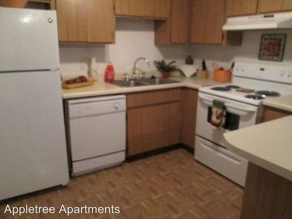 2nd image of 1752 W Jackson Ln #W