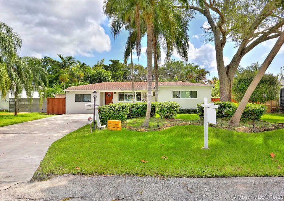 1st image of 13801 NE Miami Ct