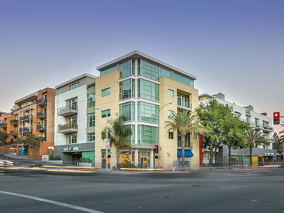2nd image of 238 S Arroyo Pkwy Unit 213