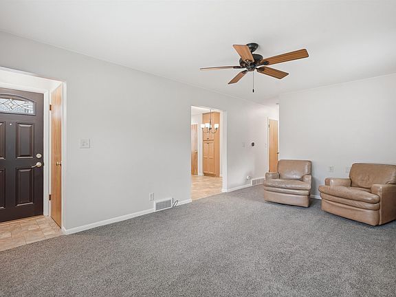 3rd image of 1639 Howard Ave