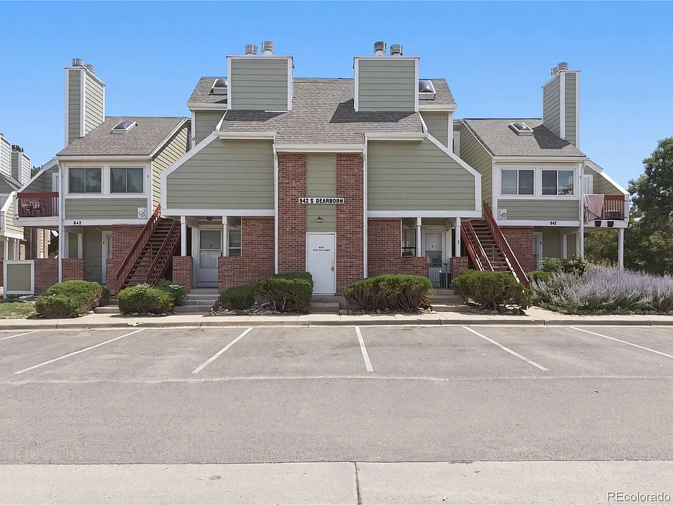 942 S Dearborn Way #10