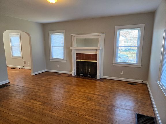 4th image of 1002A Highland Park Dr